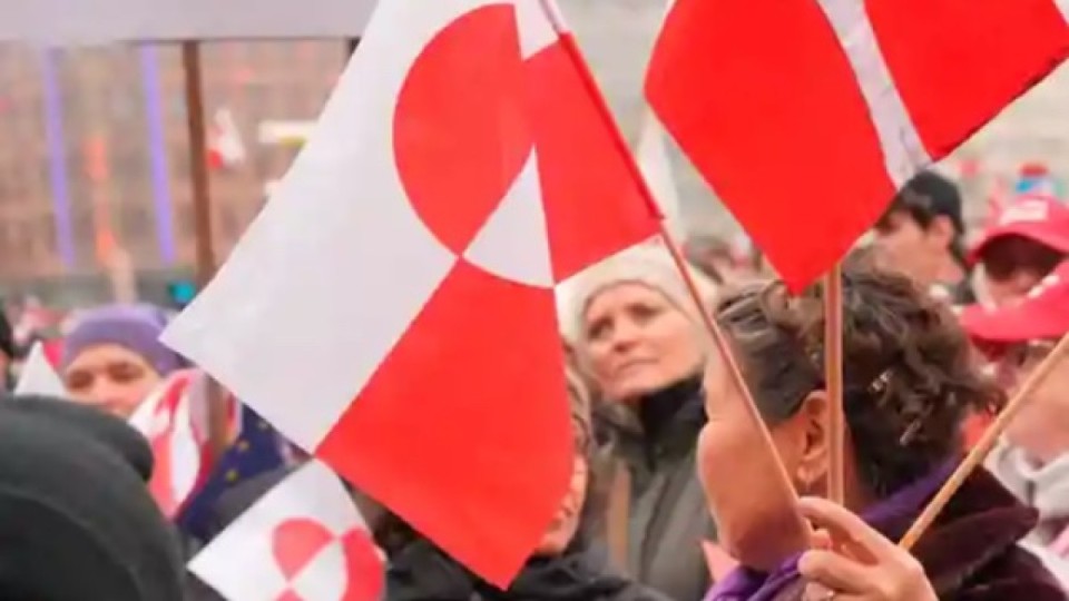 Дания мен Гренландияда АҚШ-қа қарсы ұранмен мыңдаған адам көшеге шықты