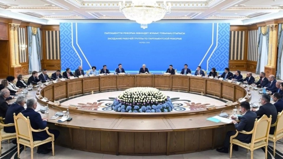 Конституциялық реформа: Президент жұмыс тобымен бірге негізгі тәсілдерді талқылады