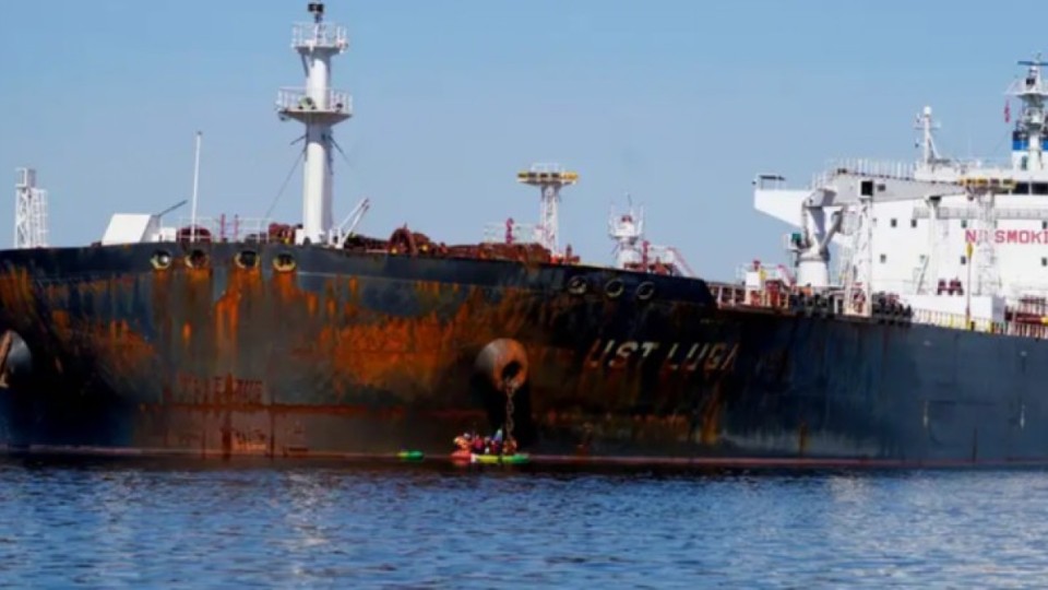 Испания Ресейдің санкцияға іліккен танкерін тоқтатпай отыр