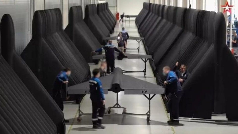 Ресейде дрон жинайсың. Жұмысы - 12 сағаттық, жалақысы аз.