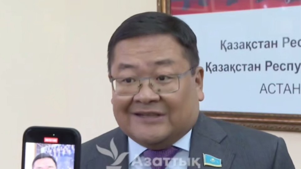 "Сөзіне берік адам". Айдос Сарым Тоқаев 2029 жылы қызметінен кетеді деді