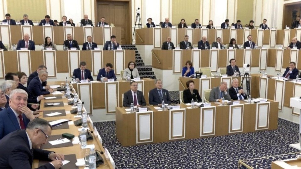 Президент: Комиссия мүшелері "жаңа Конституция қабылдау керек" деген пікірге келді