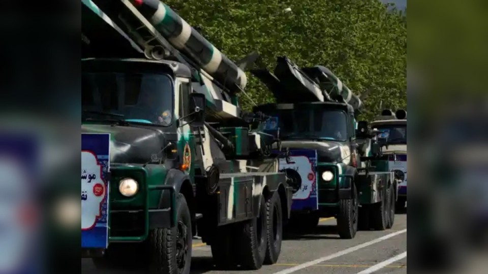 Иран әскері АҚШ-пен шиеленістің күшеюіне байланысты толық дайындыққа көшті