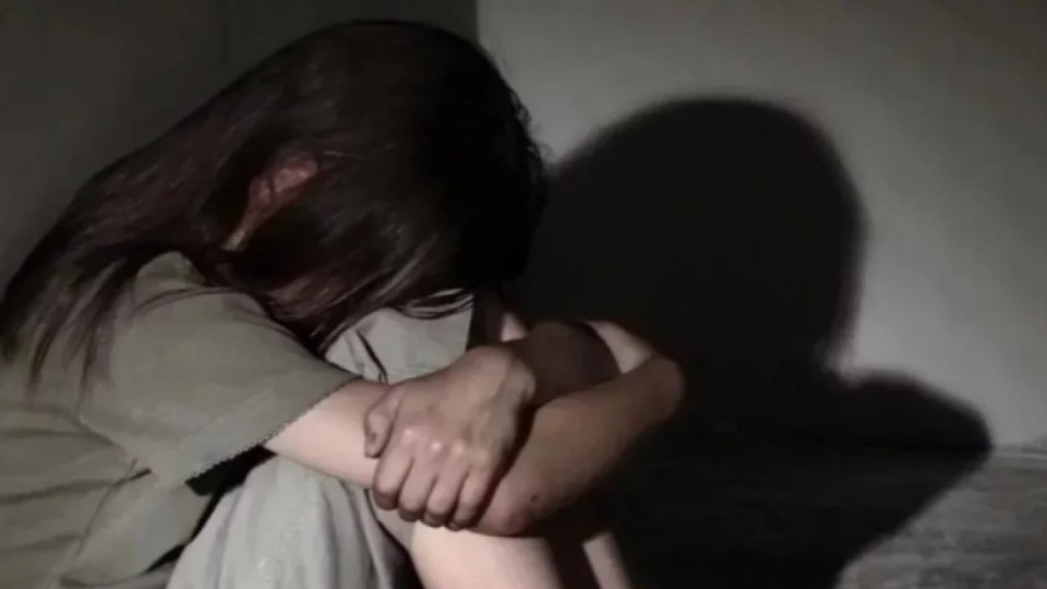 Ақтөбе облысында мектеп оқушысын зорлаған 64 жастағы зейнеткер 21 жылға сотталды