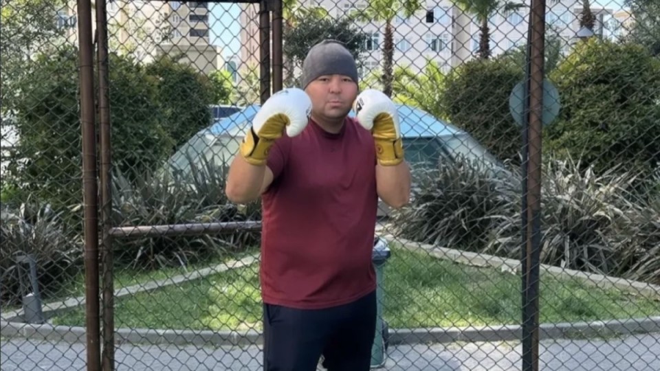 «Басыма пистолет тақады»: Олимпиада жүлдегері өзіне қастандық жасалғанын мәлімдеді