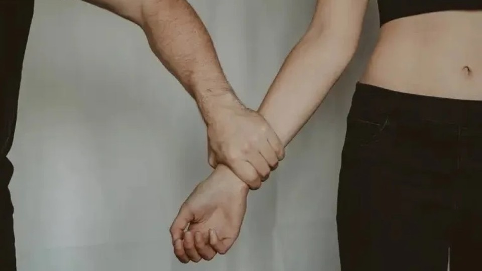 БҚО-да сталкинг жасаған екі ер адам сотталды