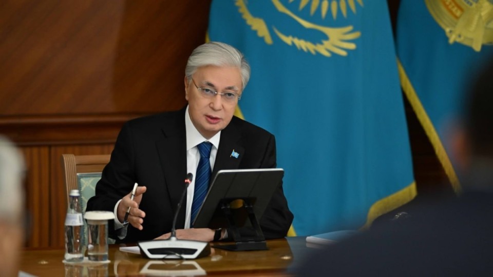 "Қосшыдан басшы көп... Бұл түбі жақсылыққа апармайды" – Тоқаев ұлттық компанияларға шүйлігіп, қатаң ескерту жасады