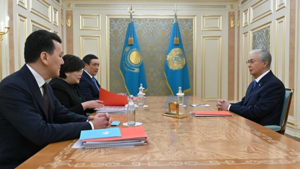 Парламент тарап, біршама атқарушы және заң шығарушы биліктің құрамы өзгереді — Конституция жобасының 95-бабы