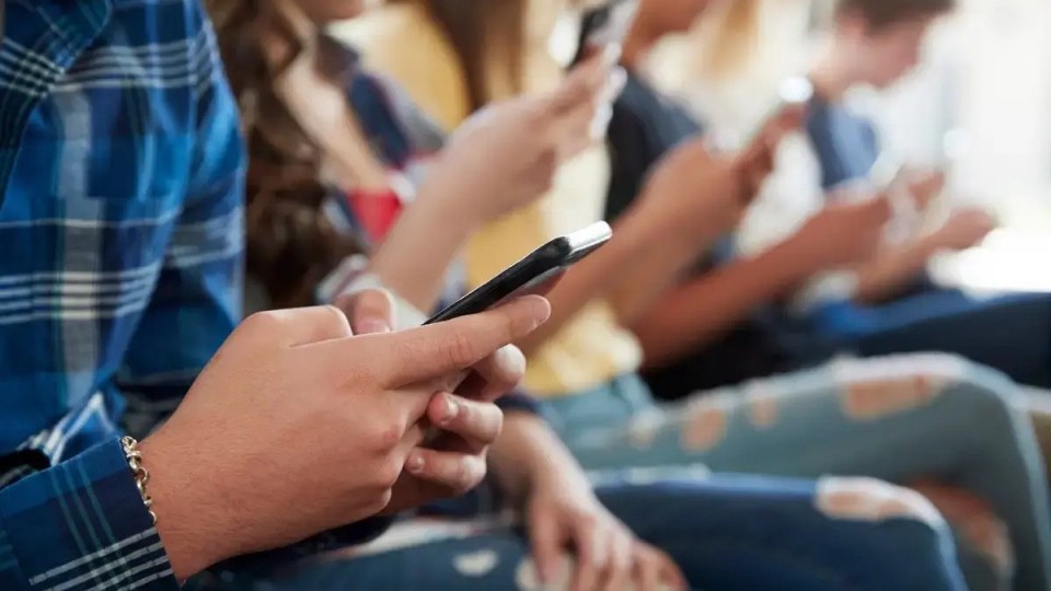 Еуропа балаларға әлеуметтік желілерді пайдалануға тыйым салуы мүмкін