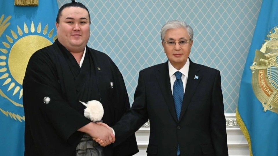 Тоқаев сумошы Ерсін Балтағұлды қабылдап, марапаттады