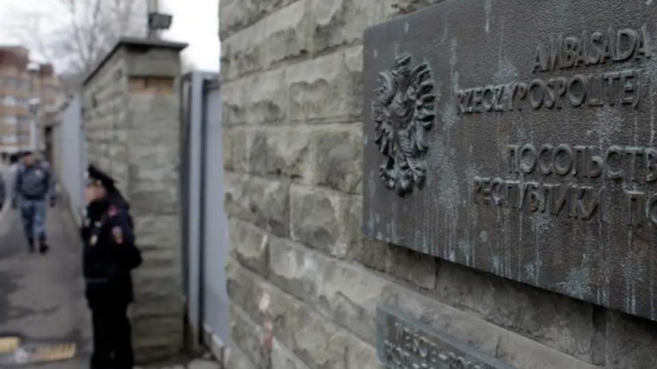 Польша өз азаматтарын Ресейге бармауға және ол жақтағыларды кетуге шақырды