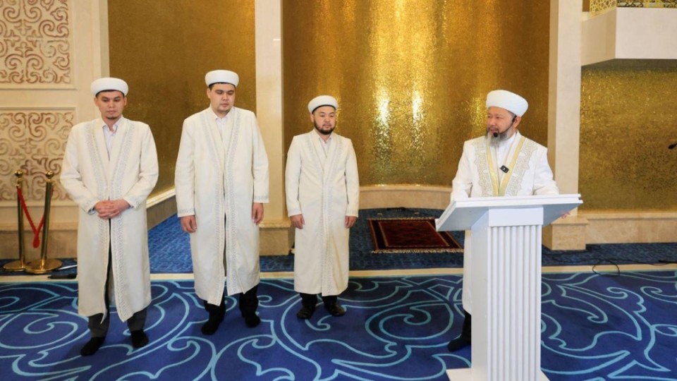 Бас мүфти кәсіпкерлерден халықтың жағдайына қарауды сұрады