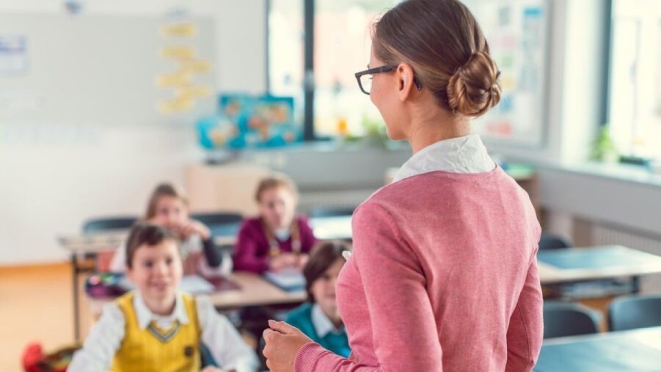 Мектеп мұғалімі 12 жастағы оқушысына зорлық көрсеткені үшін 51 жылға түрмеге тоғытылды (ФОТО)