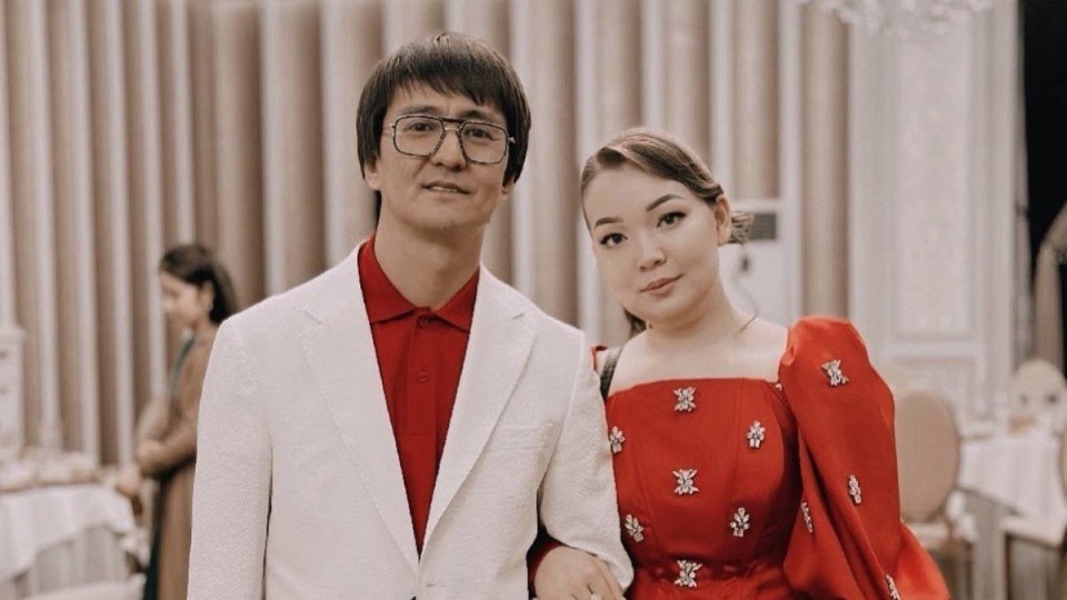 "Түу, қойшы, сен де шал құсамай" – Әнші Еркін Нұржанов әйелінен әбден ұрыс естігенін айтты (ВИДЕО)