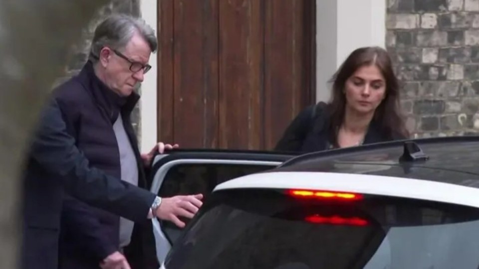 Эпштейннің жақын танысы, саясаткер Мандельсон тұтқындалды