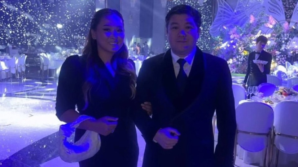 Тұрсынбек Қабатовтың әйелі "сүйемін" деп сурет салды