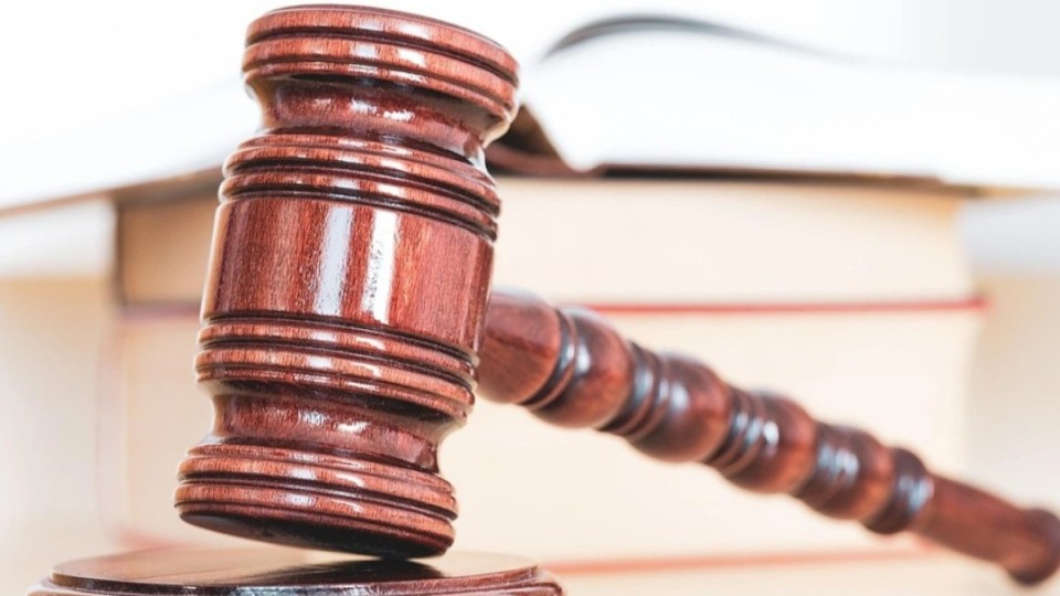 Жасөспірім қызды зорлау: Шенеуніктің жабылып қалған ісі қайта ашылды