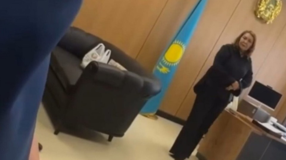 Колледждегі кикілжің: Директор зекіген соң жүкті әйел ауруханаға түсті