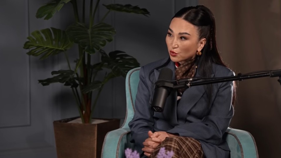 "4 жыл дәретхана жудым": Танымал журналист Жанар Байсеміз ел естімеген шындығын ашып айтты (ВИДЕО)