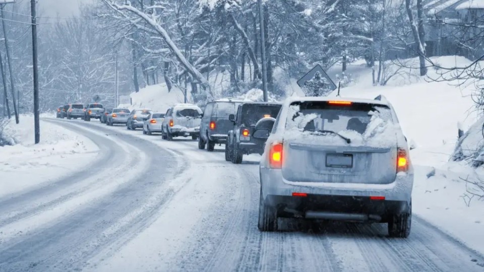Қазақстанның екі облысында боранға байланысты жолдар жабылды