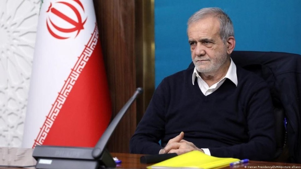 Иран президенті көршілес елдерден кешірім сұрады