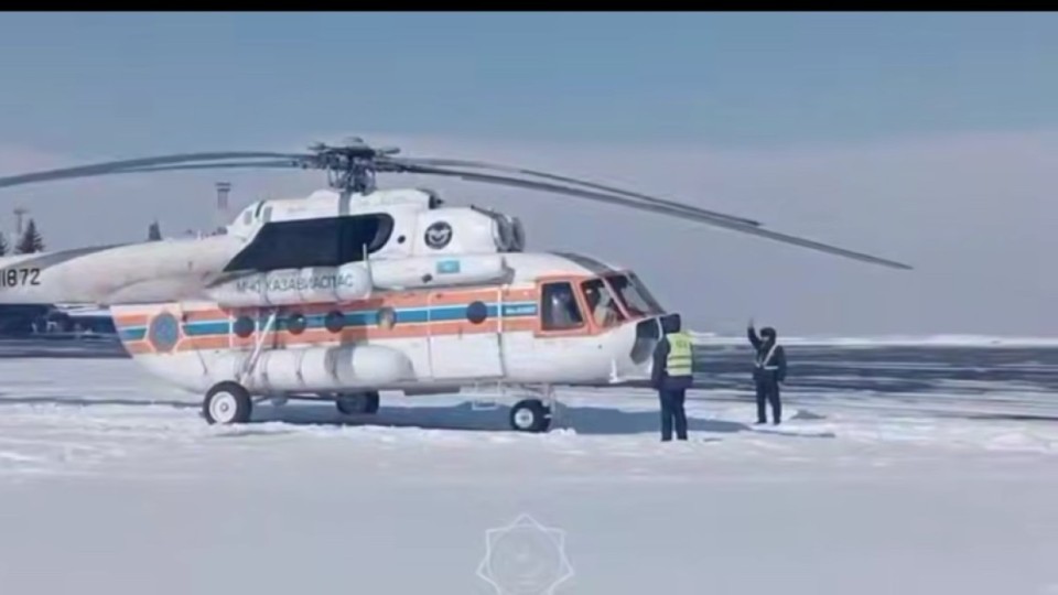 ШҚО-да жаңа туған егіздер ТЖМ тікұшағымен Өскеменге жеткізілді