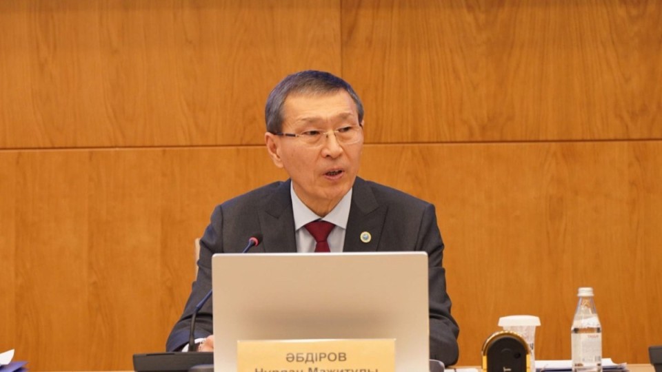 Референдум күні әр екі сағат сайын дауыс беру барысы туралы ақпарат беріліп отырады