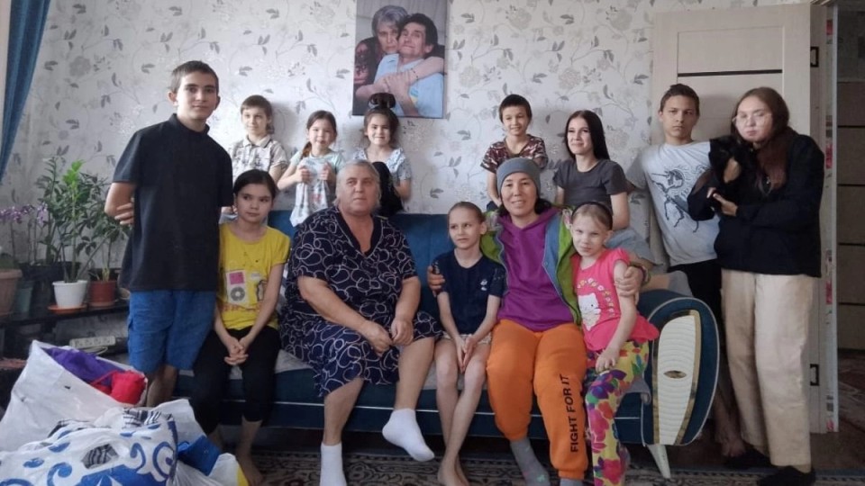 "1,5 жастағы баланы 500 теңгеге сатып алдым": Ақтөбелік ананың 39 баласы бар