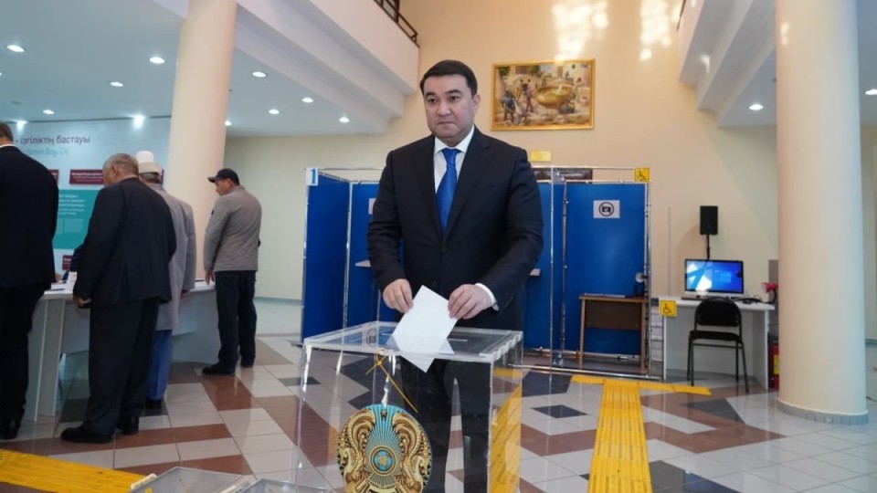 Түркістан облысында референдумға келушілердің қарасы қалың