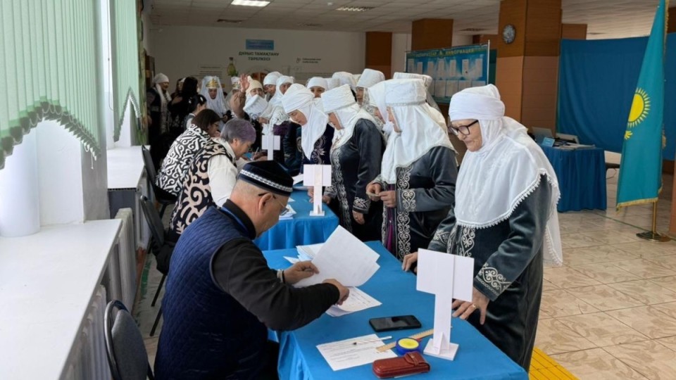 Референдумға 60 ене мен 60 келін бір уақытта келді