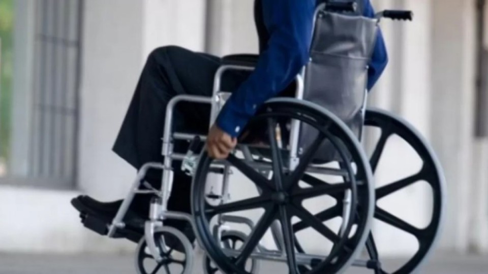 Өскеменде жүзге жуық мүгедектің жеке көмекшілері жәрдемақыларын ала алмаған