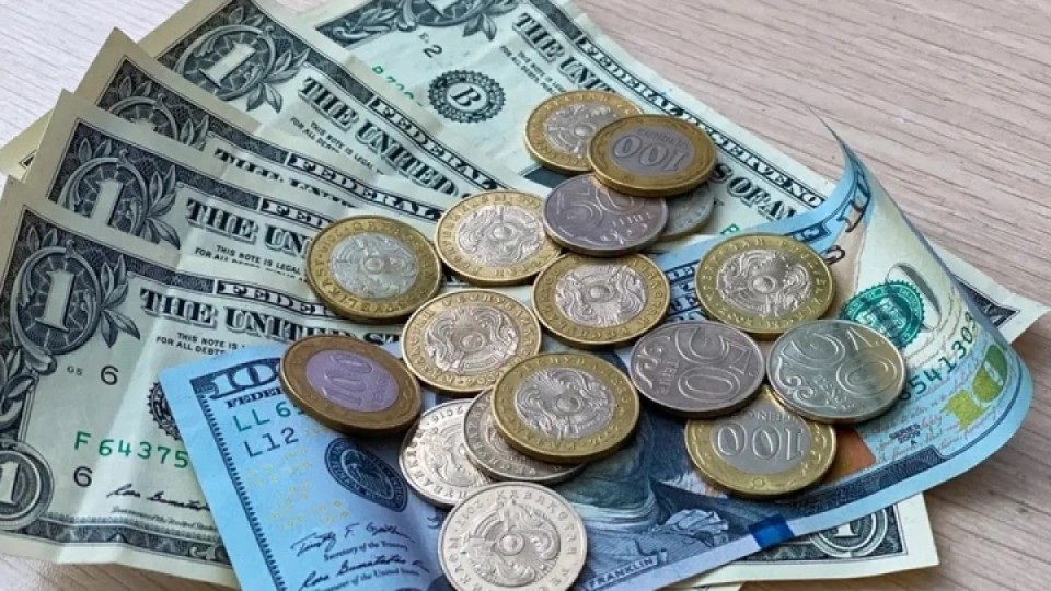 Доллар 479-485 теңге аралығында саудаланудк