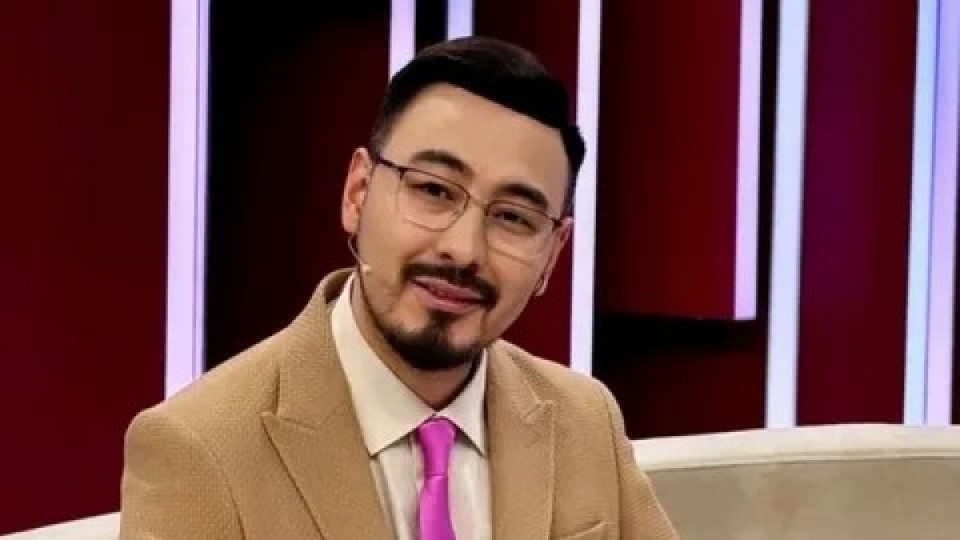 Сүйінші, жаңалық! Журналист Руслан Өтепбай асыға күткен қуанышты жаңалығын жеткізді (ВИДЕО)