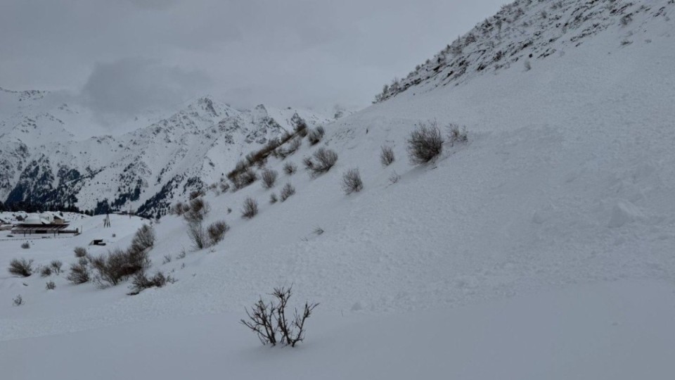 Қар көшкіні қаупі: Алматы және таулы облыстарда ескерту жарияланды