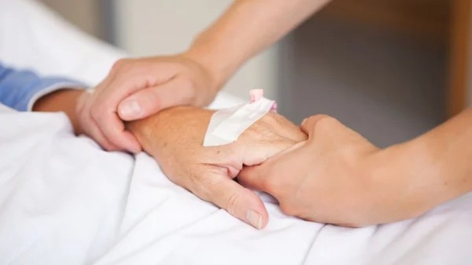 82 жастағы қария күйеу баласына өзінің бүйрегін беріп, ажалдан арашалап қалды (ФОТО)