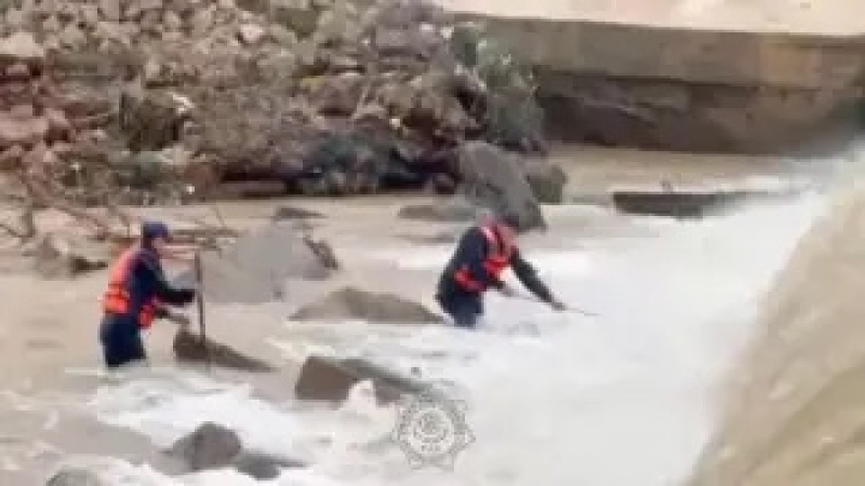 “Ойнап жүріп өзенге құлап кеткен”: Ел оңтүстігінде бесінші күн баланың денесі іздестіріліп жатыр