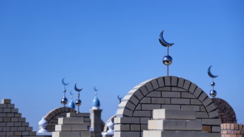 Қарағандыдағы қанды қылмыс: Анасы мен қызы жер қойнына тапсырылды