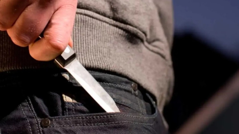 Алматыда ер адам дәрігерлерді пышақпен қорқытқан