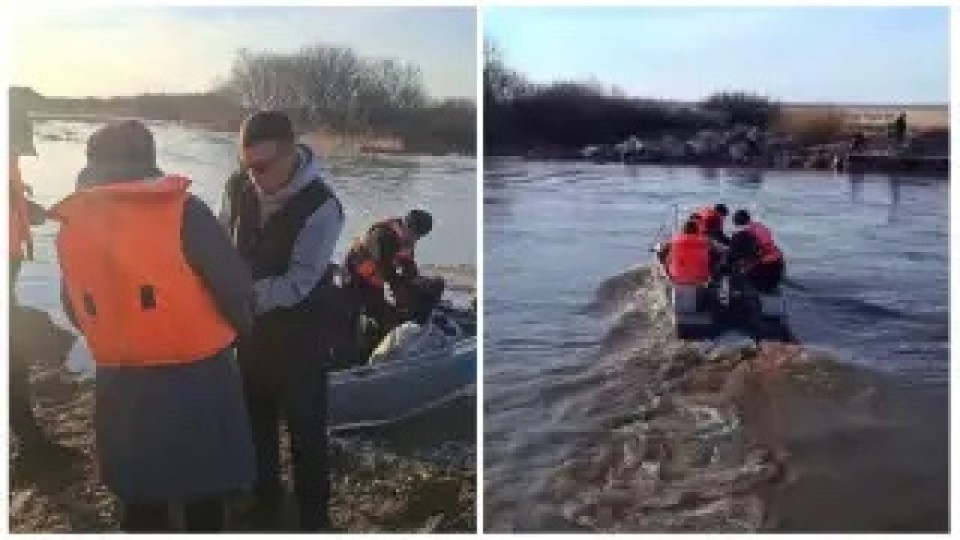 Ақмола облысында көпірді су алып, тұрғындар қайықпен құтқарылып жатыр