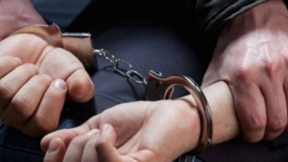 Көршісін 40 рет күрекпен ұрған адам бұрын зорлау бабымен сотталған