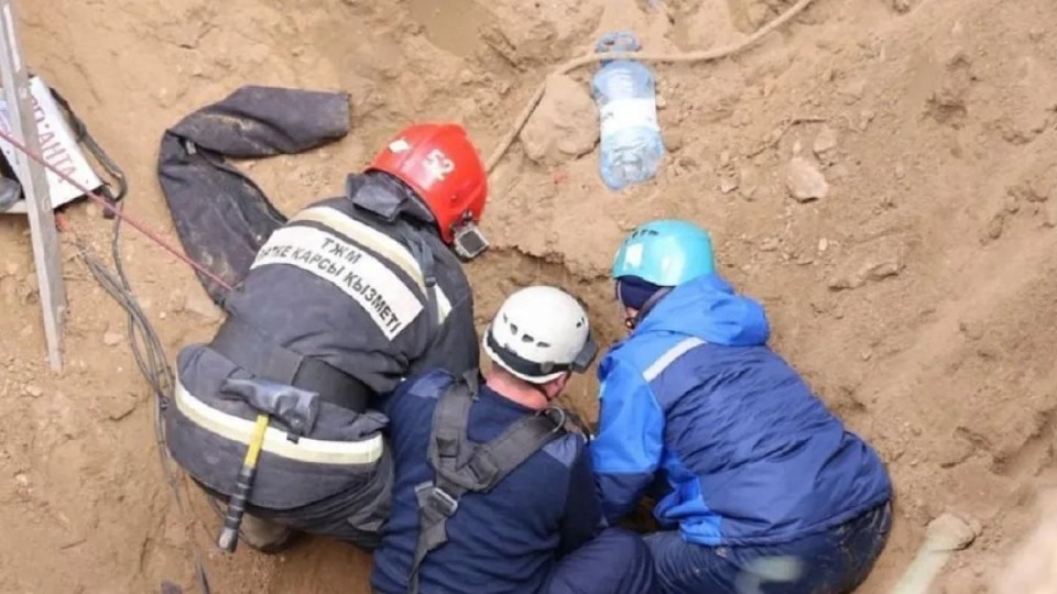 Павлодарда жер опырылып, екі адам қаза тапты