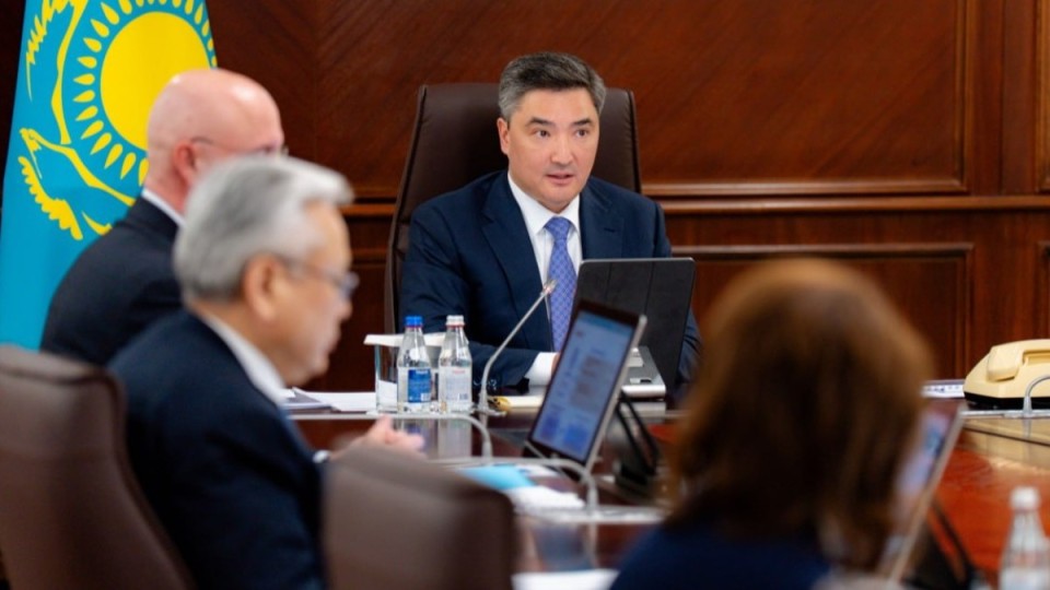 «Бос әңгімені доғару керек: Үкімет басшысы министрлерге нақты іспен айналысуды тапсырды