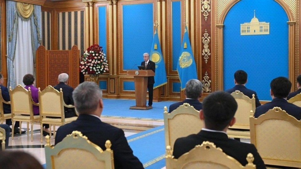 Тоқаев аграрлық сала ғалымдарын марапаттап, баспана кілтін табыстады