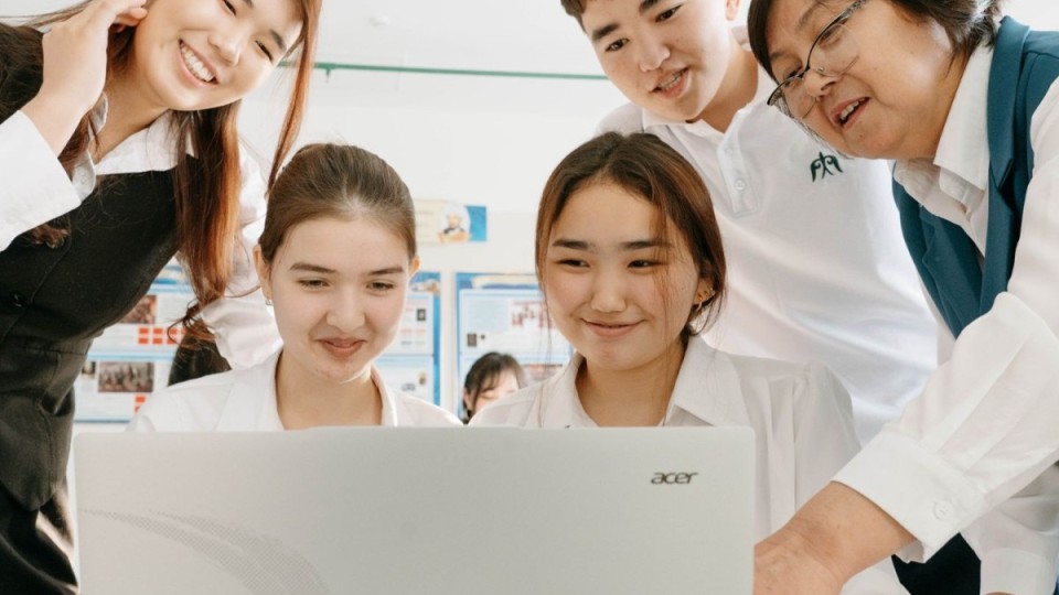 Қазақстанда 165 мың мұғалім ChatGPT пайдаланып жүр