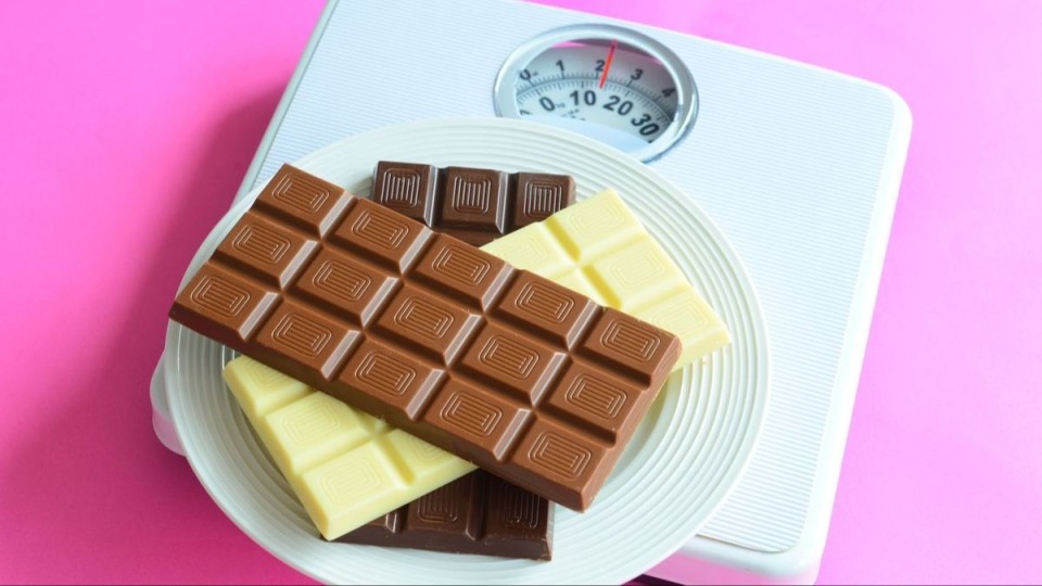 Адамның ағзасы неліктен шоколадты дәметеді: Дәрігер ел естімеген құпия шындықты айтты