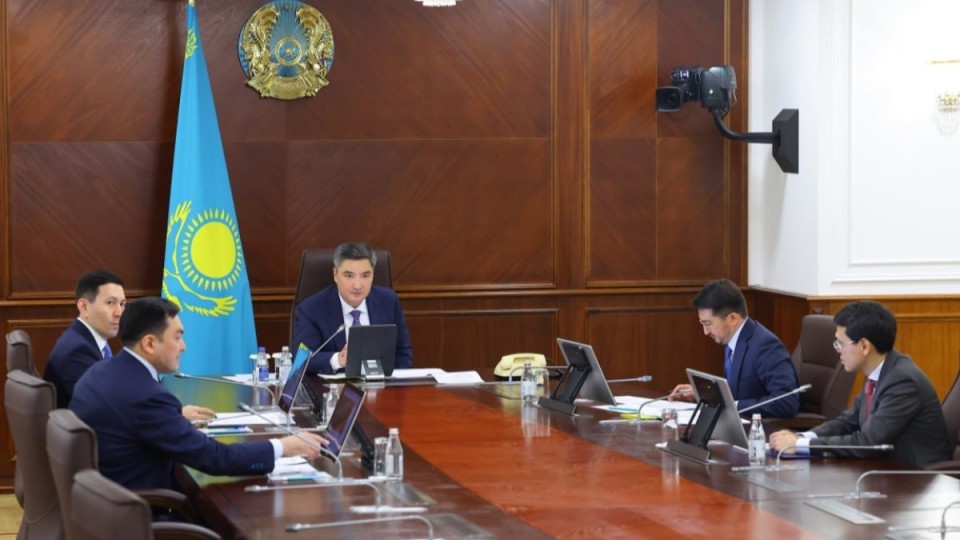 Бектенов «Деректерді өңдеу орталықтары алқабы» жобасын жүзеге асыру бойынша кеңес өткізді