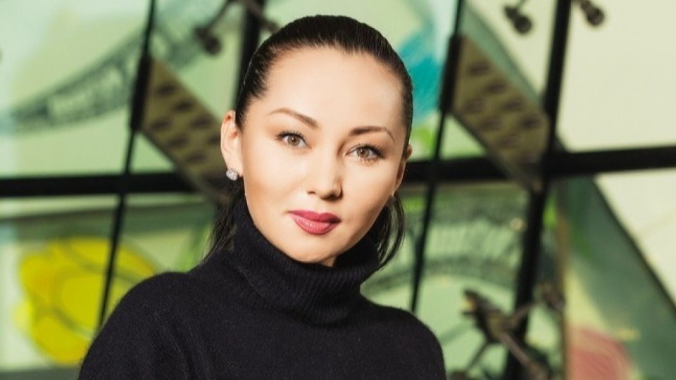 "Қыз-Жібектің комзолы": Министрлік құнды жәдігерді Баян Есентаева қалай иеленгенін тексермек