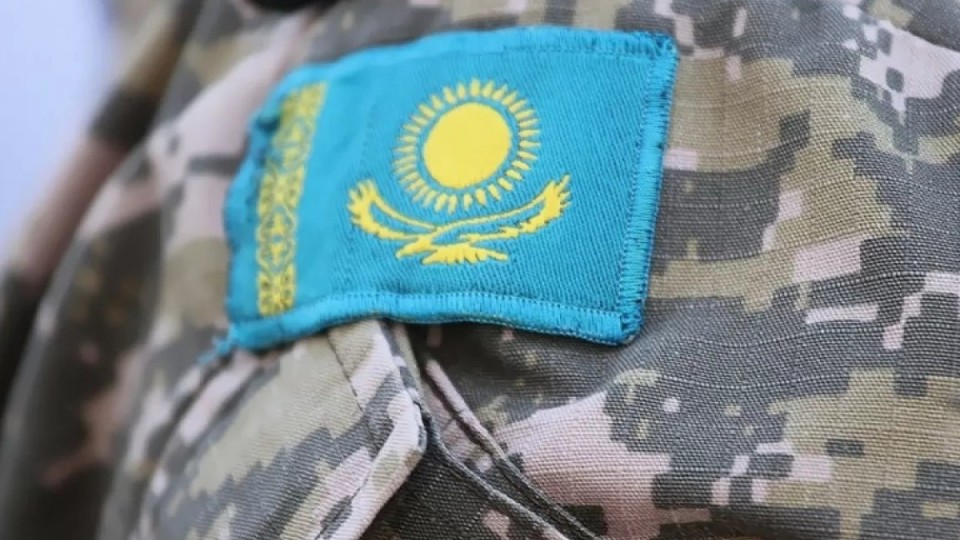 Қазақстанда сарбаздарға казарма ішінде смартфон қолдануға рұқсат берілді