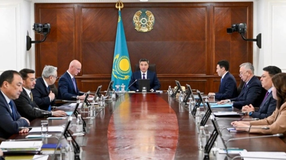 Олжас Бектенов жеке компанияларды мұқтаж адамдарды қолдауға шақырды