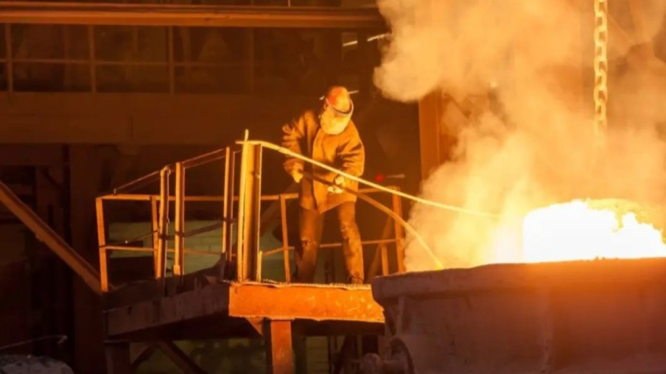 Павлодар облысындағы ферроқорытпа зауытында жұмысшы көз жұмды